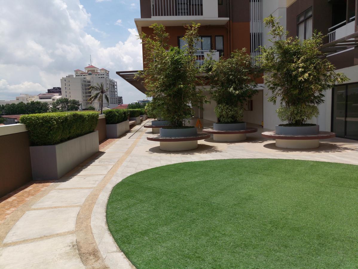 2405 Mabolo Garden Flats Apartamento Cebú Exterior foto